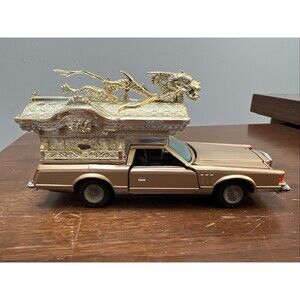 Yonezawa Jinguji Shrinefour-Way Gabled Dragon Structure Lincoln Continental Hear